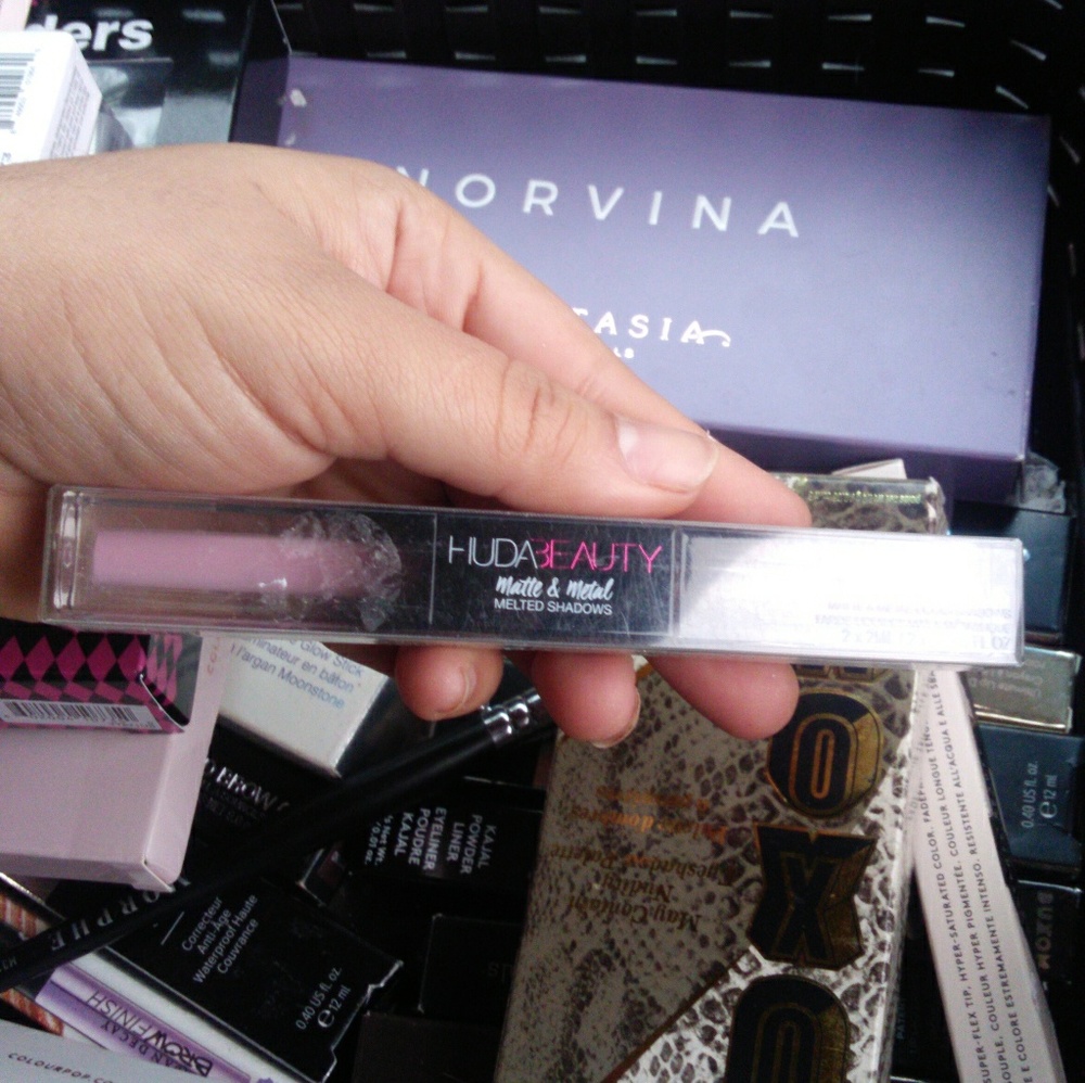 Huda matte and metal